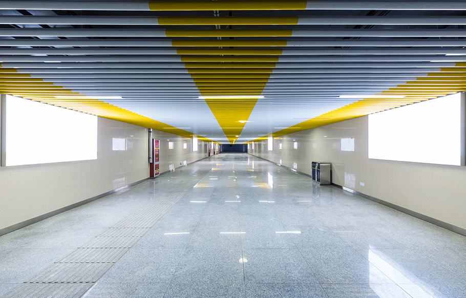 تعمل هياكل التثبيت المبتكرة على تعزيز كفاءة تركيب السقف المتكامل بشكل كبير